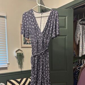 Ingrid by Ingrid & Isabel navy maternity romper small